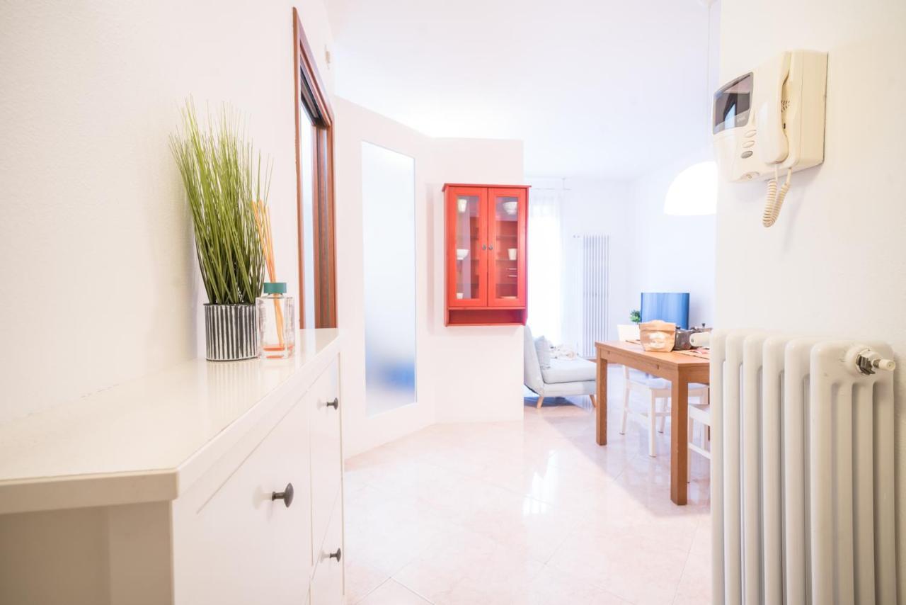 Gardappartamenti Garibaldi City Centre Desenzano del Garda Exterior photo